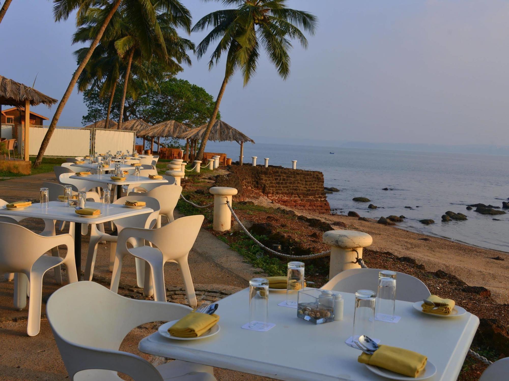 Bay 15 Hotel Panaji Ngoại thất bức ảnh